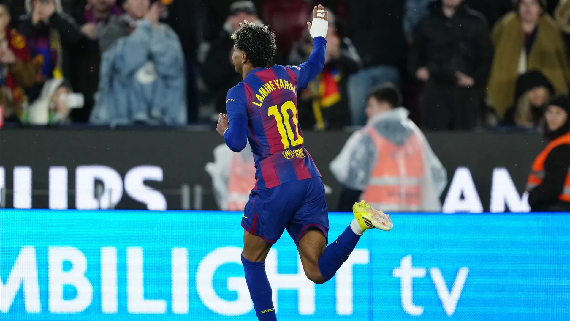 Barcelona ganha e regressa à liderança