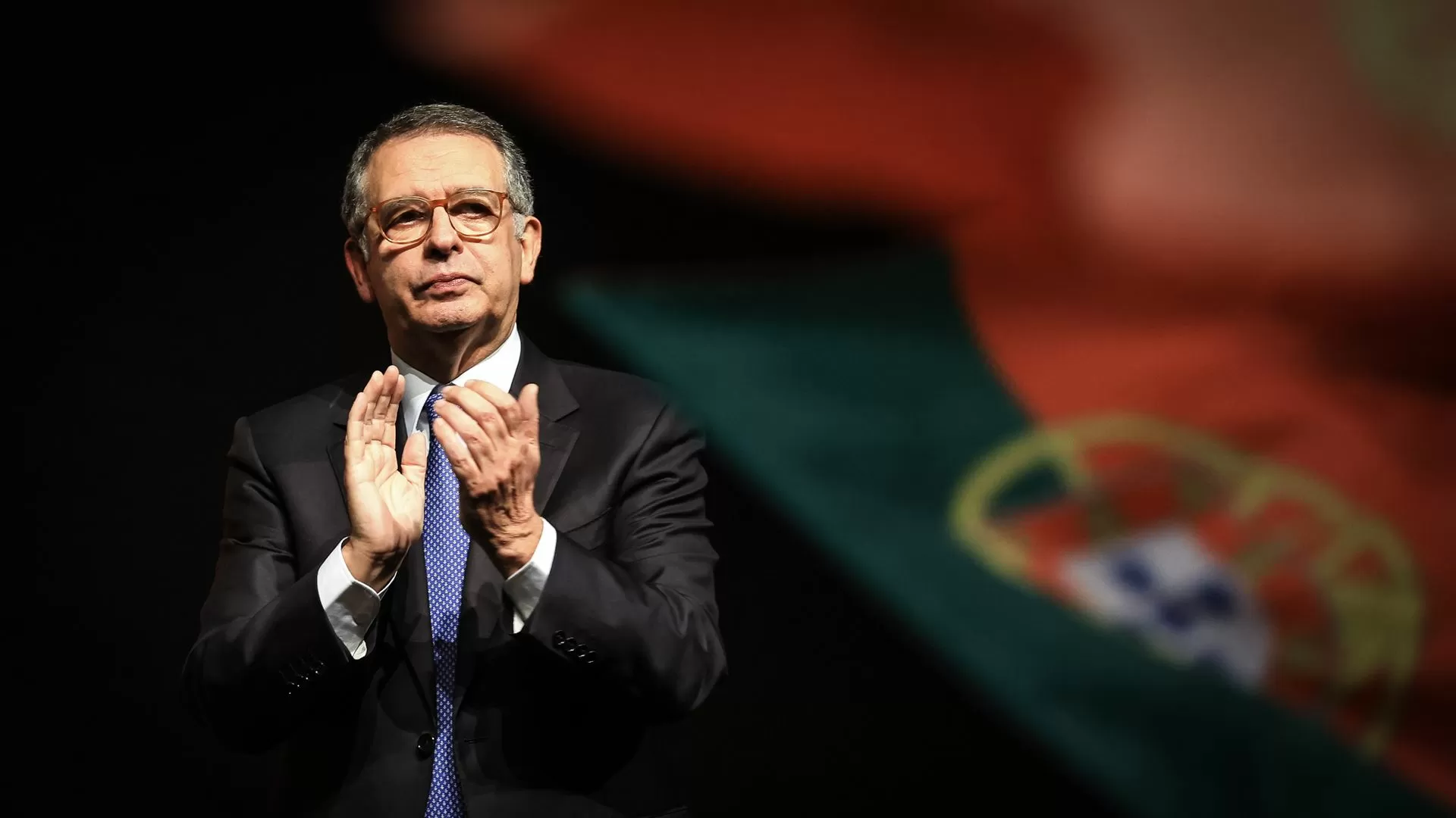 Seguro "muito feliz" com apoio dos mandatários de Mendes e Cotrim