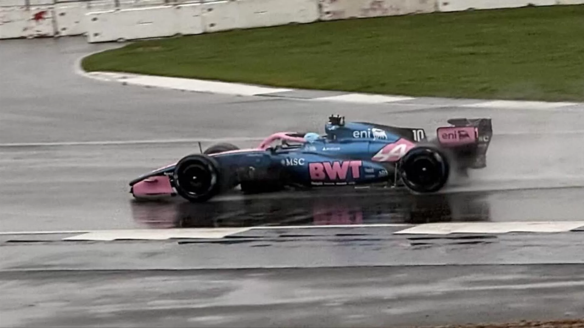 Alpine apanhada a testar novo carro de F1 em Silverstone
