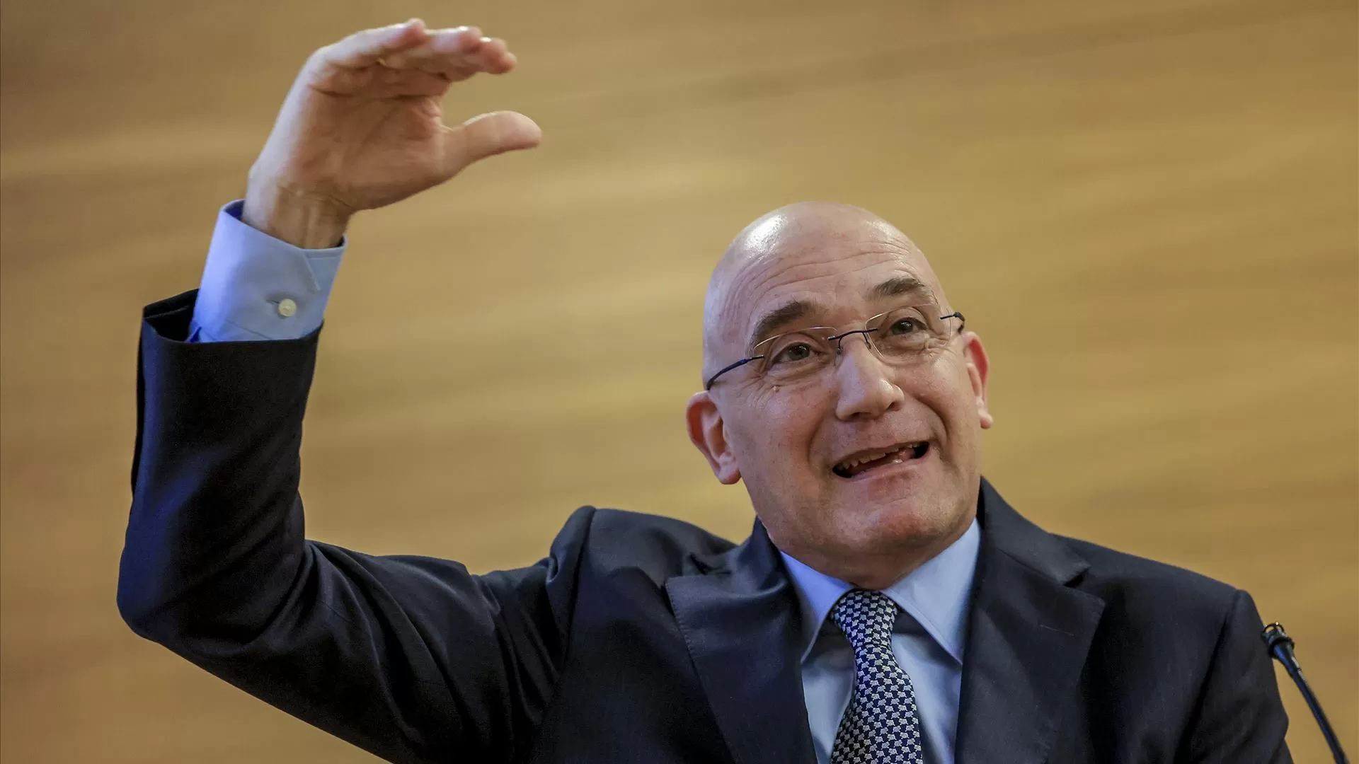 Passos Coelho: "Não se pode passar de diretor de PJ a ministro"