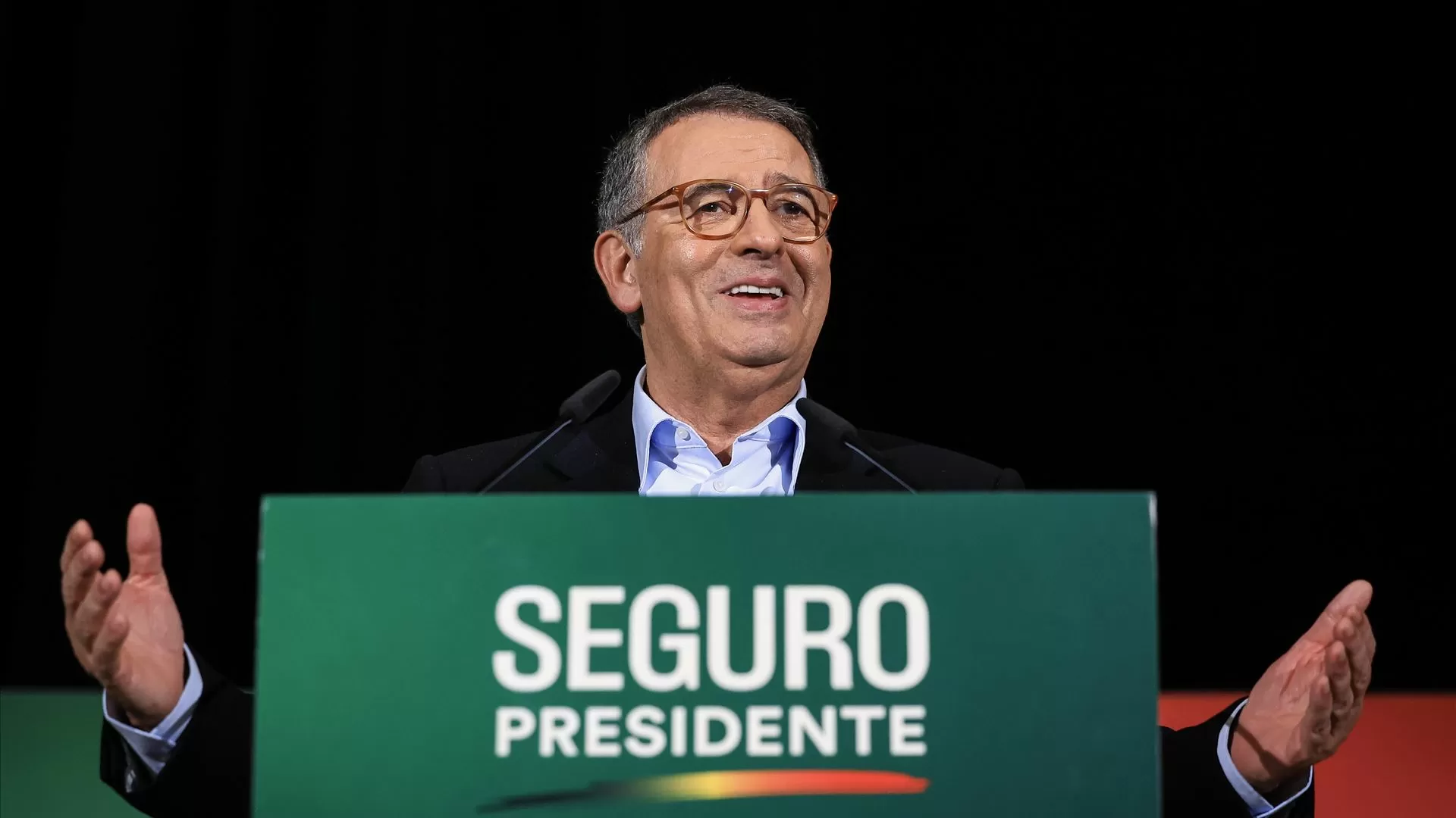 Seguro quer mais do que 50% mais um e conta com casa civil para ter telemóvel de Ventura