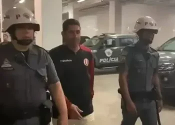 Justiça confirma condenação de auxiliar de time peruano por racismo contra corintianos