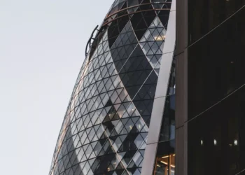 “Desmistificando as Finanças: Simplificando o Gerenciamento do Dinheiro”