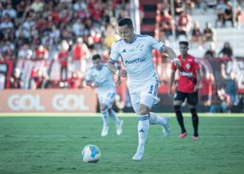 Com brilho de Matheus Pereira, Cruzeiro vence o Atlético-GO no Brasileiro