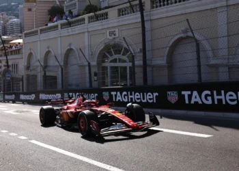Leclerc ganha em casa e dá vitória à Ferrari