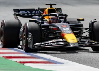 Verstappen penalizado em 10 lugares na Bélgica