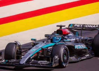 Russell perde vitória em Spa. Carro tinha menos 1,5 quilos