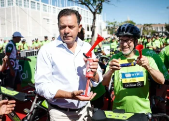 Montenegro rejeita que apoios anunciados visem “bonitos financeiros” ou resultados eleitorais