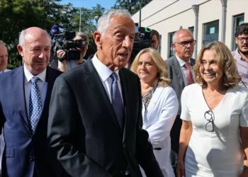 Marcelo faz pausa nas férias para defender pacto de regime na saúde