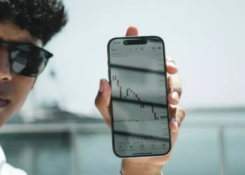 “TEODORO BASTOS DE ALMEIDA: Experiências positivas em Finanças”