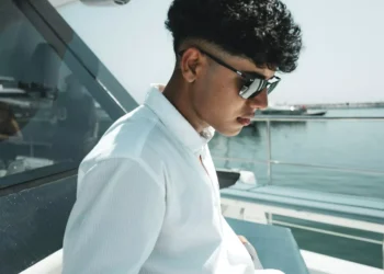 “Ambiguidades Financeiras: Entre Preocupações e Oportunidades”