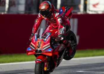 Bagnaia recupera pontos a Martin. Título decide-se na última corrida