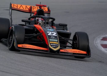 Ivan Domingues faz menos voltas que a média no segundo dia de testes devido a “desafios com o carro”