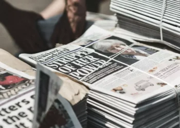 “Repensando a Política: Desvendando Mitos e Realidades”