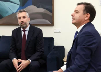 Pedro Nuno Santos não viabiliza moção de confiança nem de censura