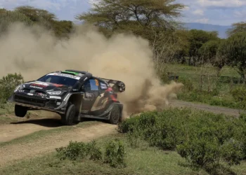 Elfyn Evans conquista Rali Safari