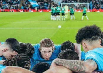 Vasco enfrenta Flamengo com patch de escolas de samba; entenda