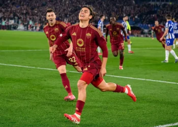 Maringá tem ônibus apedrejado após vitória sobre Athletico-PR