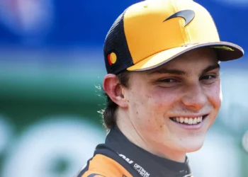 Oscar Piastri parte da “pole position” para o GP da China