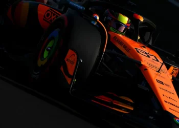 F1. Oscar Piastri controla e vence Grande Prémio da China