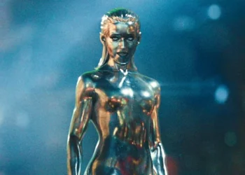 Quarteto Fantástico: Primeiros Passos | Surfista Prateada traz más notícias para a Terra no novo trailer