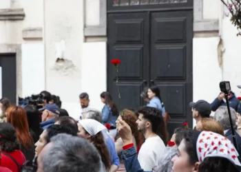 Esquerda destaca mobilização popular no 25 de abril como “uma lição” ao Governo