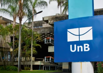 Universidades no Brasil e no mundo viram palco de disputas ideológicas radicais