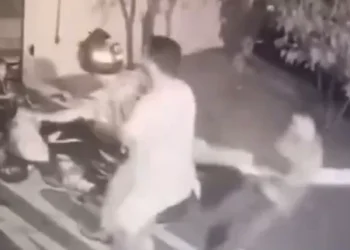 Vídeo: homem é espancado por torcedores rivais na frente do filho em Goiás