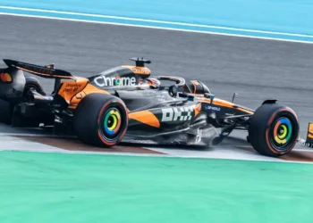 Piastri ganha em Miami e reforça liderança