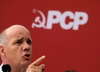 Paulo Raimundo acusa PS de desistir e dar “o corpo e a cabeça toda” ao Governo