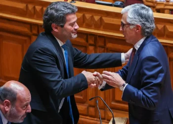 Aguiar-Branco contraria Ventura e diz que não “tomou qualquer posição” sobre diploma do Chega