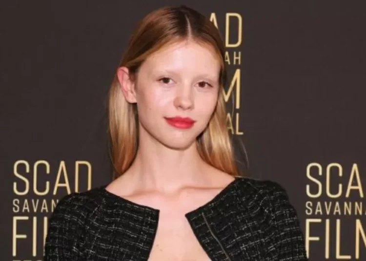 Star Wars: Starfighter | Mia Goth será a vilã do novo filme estrelado por Ryan Gosling