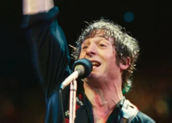 Springsteen: Salve-me do Desconhecido | Jeremy Allen White é o lendário Bruce Springsteen no trailer da cinebiografia