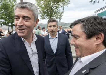 “Há muito tempo que não tínhamos um ministro a desmentir o primeiro-ministro”, acusa líder do PS