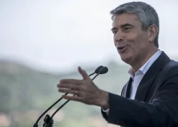 Incêndios: Carneiro defende reforço da prevenção e diálogo com Mecanismo Europeu