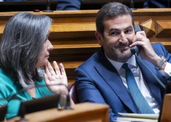 Deputado do Chega queixa-se de ter sido ameaçado por Hugo Soares