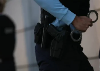 Carteirista de 71 anos em prisão preventiva por furtos em transportes públicos de Lisboa