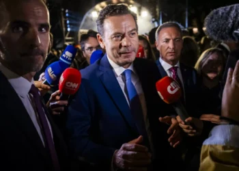 Montenegro diz que “não há razão para não dialogar com todos” sobre lei dos estrangeiros