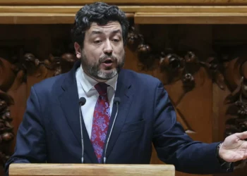 PS quer eliminar prazos para reagrupamento de menores, cônjuge e pessoas dependentes