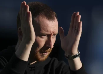 Cathro: “Antes de pensar no Sporting, temos de ganhar uma luta contra nós próprios”