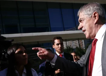 “Blogger” nega tese de que recebeu 79 mil euros para apoiar e elogiar Sócrates