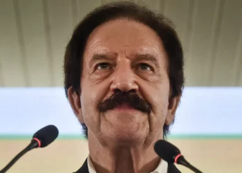 Fernando Ruas do PSD ouve críticas à feira semanal de Viseu