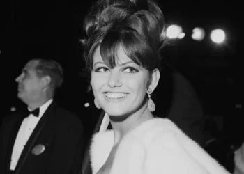 Claudia Cardinale, dama do cinema italiano dos anos 1960, morre aos 87 anos