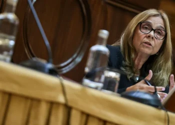 Ministra da Saúde reconhece constrangimentos no SNS 24 e diz que vai ser reforçado