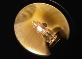 Fatura da eletricidade vai aumentar 1% a partir de janeiro