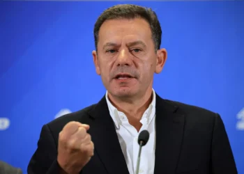 Montenegro não se intromete em “atitudes ciumentas” entre Chega e PS