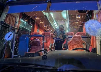 Itália. Autocarro com adeptos atacado, motorista morre