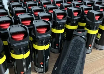 Gás de pimenta é usado para conter briga entre alunas em escola do DF