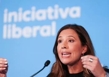 IL acusa Governo de aumentar despesa em 10 mil milhoes anuais sem justificação