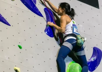 Marina Dias é ouro na etapa de Laval da Copa do Mundo de paraescalada